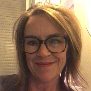 Meet your Posher, Deb